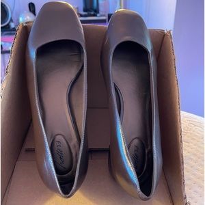 Trotters brown/chocolate pumps, 12WW